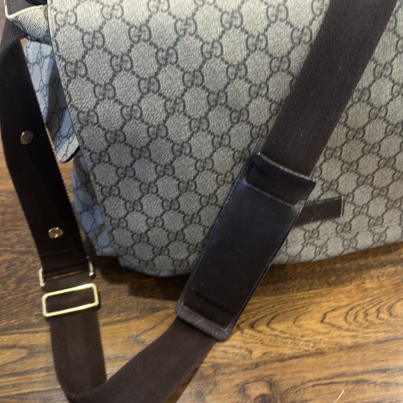 GG plus diaper bag (Gucci diaper bag with multiple pockets) - Picture 9 of 9